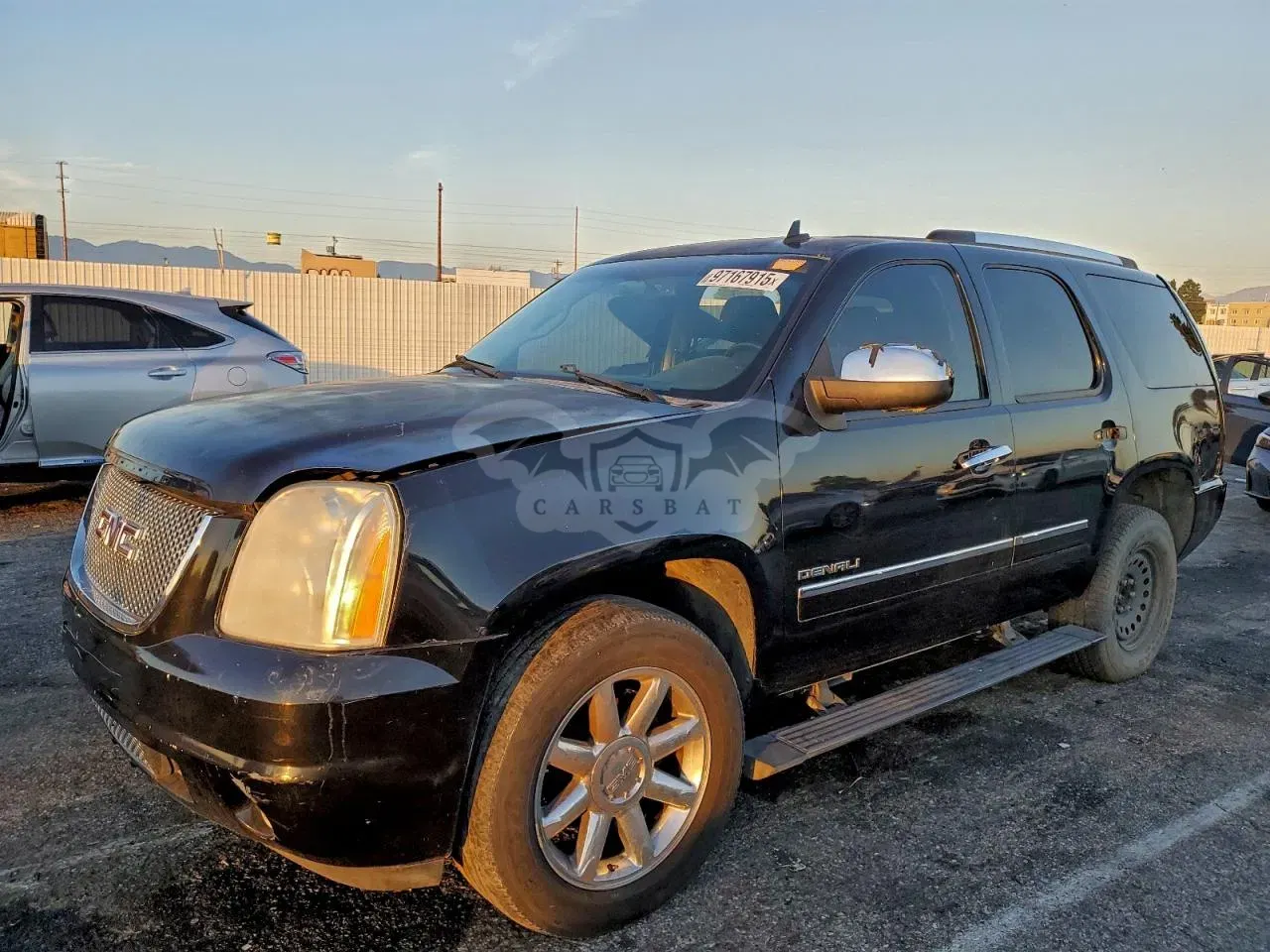 GMC Yukon DENALI 6.2L 8 2012