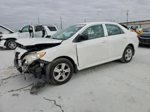 Toyota Corolla BASE 1.8L 4 2010