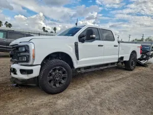 Ford F-250 SUPER DUTY 6.8L 8 2023