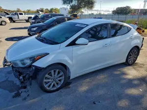 Hyundai Elantra SE 1.8L 4 2016