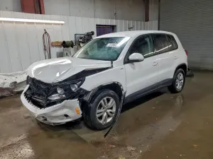 Volkswagen Tiguan S 2.0L 4 2013