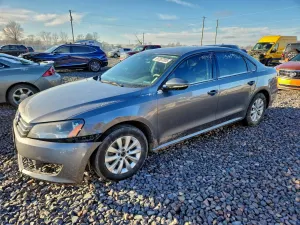 Volkswagen Passat S 2.5L 5 2012