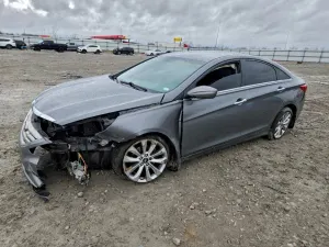 Hyundai Sonata SE 2.4L 4 2013