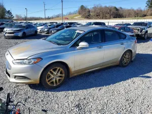 Ford Fusion SE 2.5L 4 2013