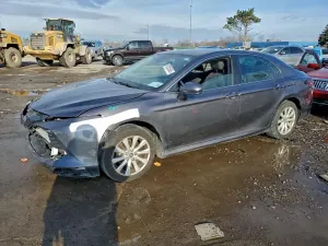 Toyota Camry LE 2.5L 4 2020