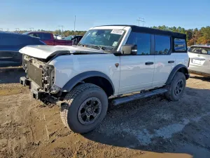 Ford Bronco BASE 2.3L 4 2021