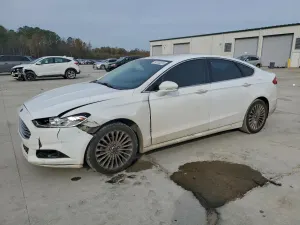 Ford Fusion TITANIUM 2.0L 4 2015