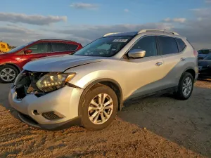 Nissan Rogue S 2.5L 4 2014