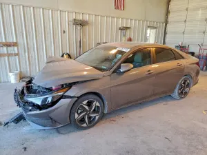 Hyundai Elantra LIMITED 1.6L 4 2023