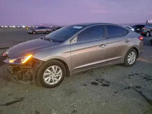 Hyundai Elantra SE 2.0L 4 2020