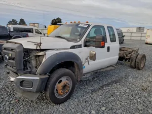 Ford F550 SUPER DUTY 6.7L 8 2012