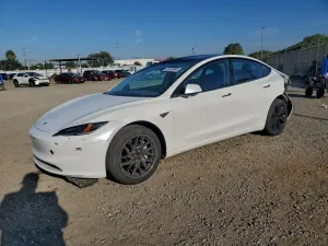 Tesla Model 3 2025