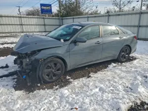 Hyundai Elantra SEL 2.0L 4 2022