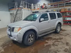 Nissan Pathfinder LE 4.0L 6 2005