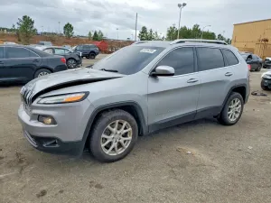 Jeep Cherokee LATITUDE 2.4L 4 2015