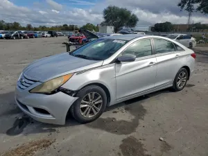 Hyundai Sonata GLS 2.4L 4 2013