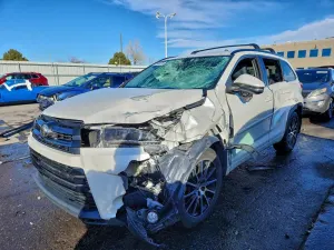 Toyota Highlander SE 3.5L 6 2017