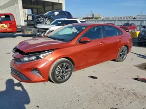 Kia Cerato / Forte / K3 LX 2 L 4 2024