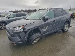 Toyota Rav4 XLE 2.5L 4 2021