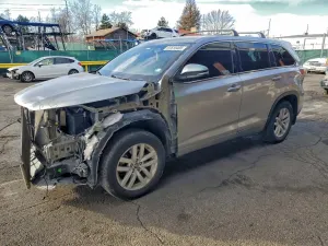 Toyota Highlander LE 3.5L 6 2016