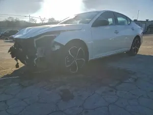 Nissan Altima SR 2.5L 4 2024