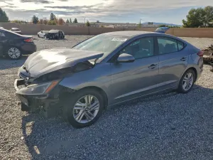 Hyundai Elantra SEL 2.0L 4 2019