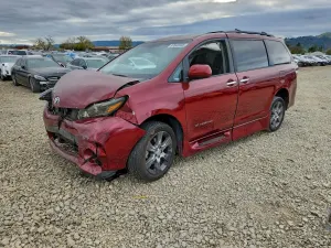 Toyota Sienna SPORT 3.5L 6 2015