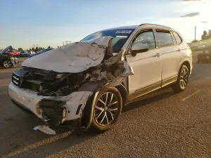 Volkswagen Tiguan S 2.0L 4 2021