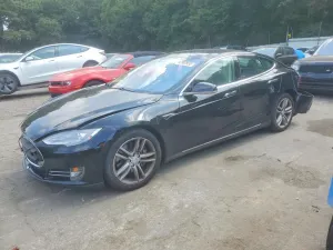 Tesla Model S 2015