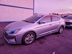 Hyundai Elantra SEL 2.0L 4 2020