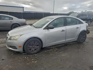 Chevrolet Cruze LS 1.8L 4 2013