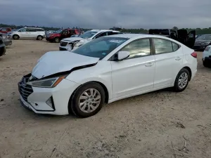 Hyundai Elantra SE 2.0L 4 2019