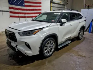 Toyota Highlander L 2.4L 4 2023