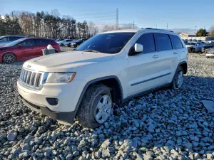 Jeep Grand Cherokee LAREDO 3.6L 6 2012