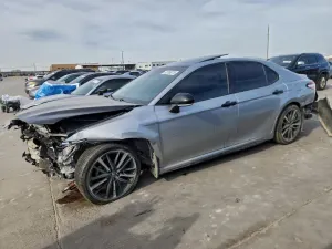 Toyota Camry XSE 2.5L 4 2020