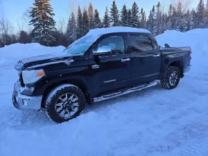 Toyota Tundra CREWMAX SR5 5.7L 8 2015