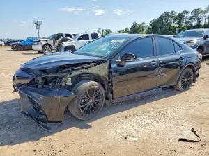 Toyota Camry SE 2.5L 4 2022