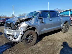 Toyota Tundra CREWMAX LIMITED 5.7L 8 2010