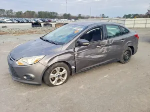 Ford Focus SE 2.0L 4 2014