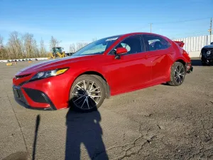 Toyota Camry SE 2.5L 4 2022