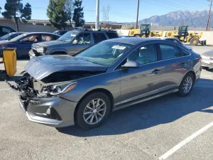 Hyundai Sonata SE 2.4L 4 2019