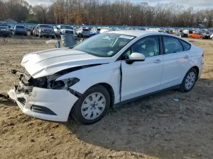 Ford Fusion S 2.5L 4 2013