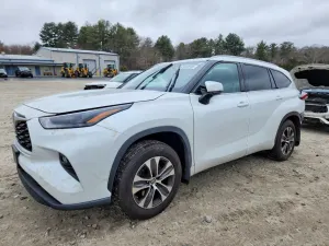 Toyota Highlander XLE 3.5L 6 2022