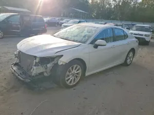 Toyota Camry LE 2.5L 4 2023