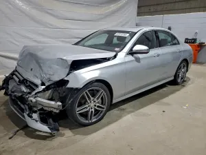 Mercedes-Benz E 300 4MATIC 2.0L 4 2017