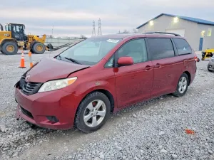 Toyota Sienna LE 3.5L 6 2011