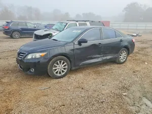 Toyota Camry BASE 2.5L 4 2011