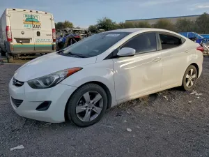 Hyundai Elantra GLS 1.8L 4 2013