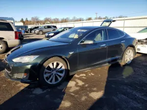 Tesla Model S 2014
