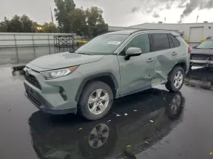 Toyota Rav4 XLE 2.5L 4 2021